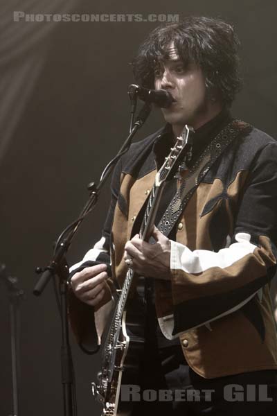 THE RACONTEURS - 2008-08-29 - SAINT CLOUD - Domaine National - Grande Scene - John Anthony Gillis [Jack White]